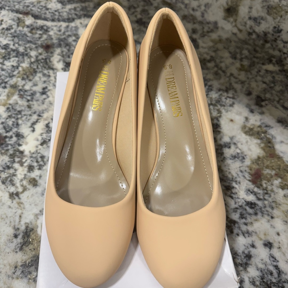 Dream Pairs Women's Nude Pumps